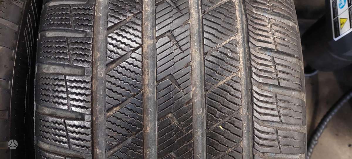 Vredestein, universalios 275/45 R21