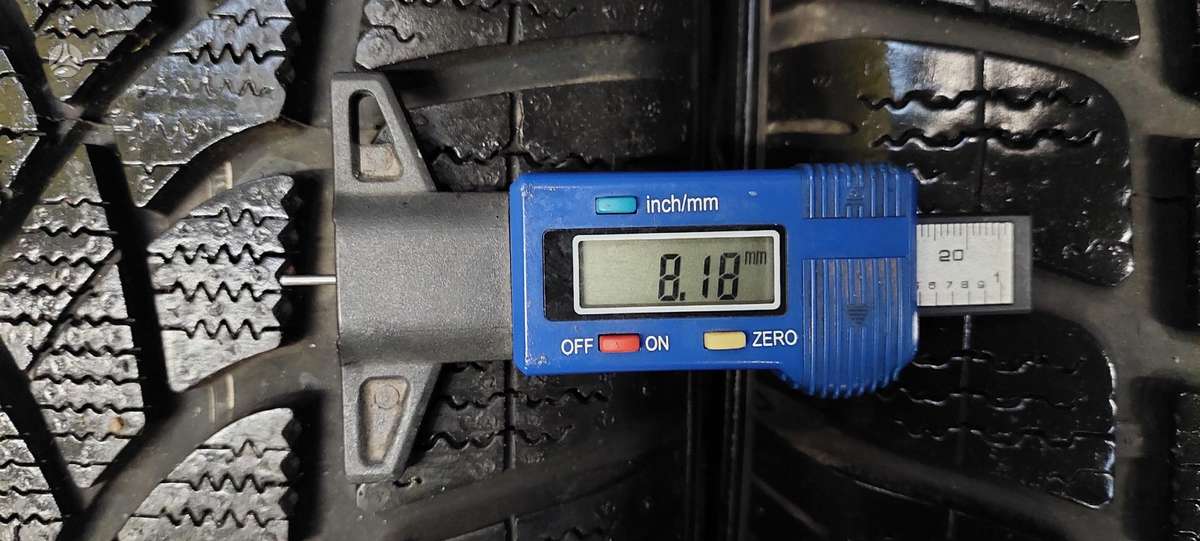 Dunlop, žieminės 215/60 R16