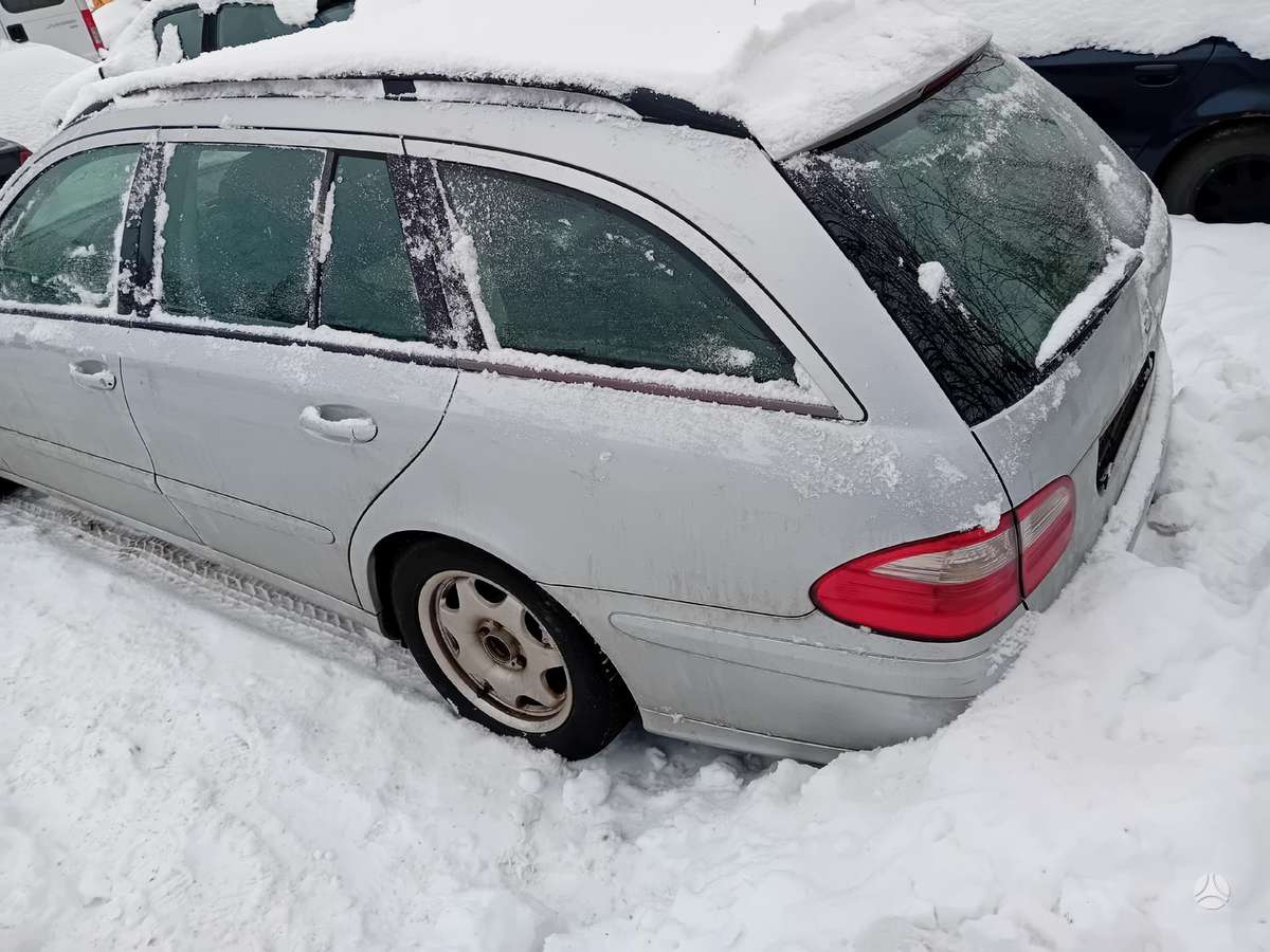 Mercedes-Benz E220 rezerves daļās