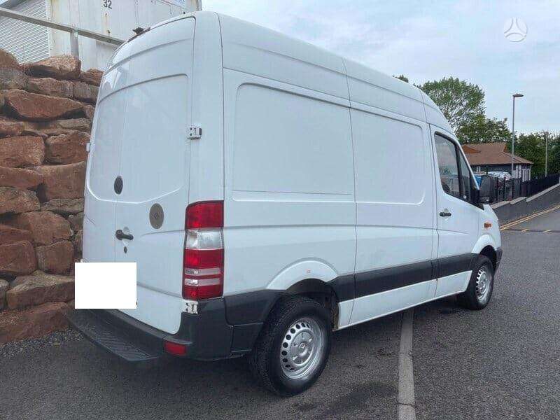 Mercedes-Benz Sprinter, preču