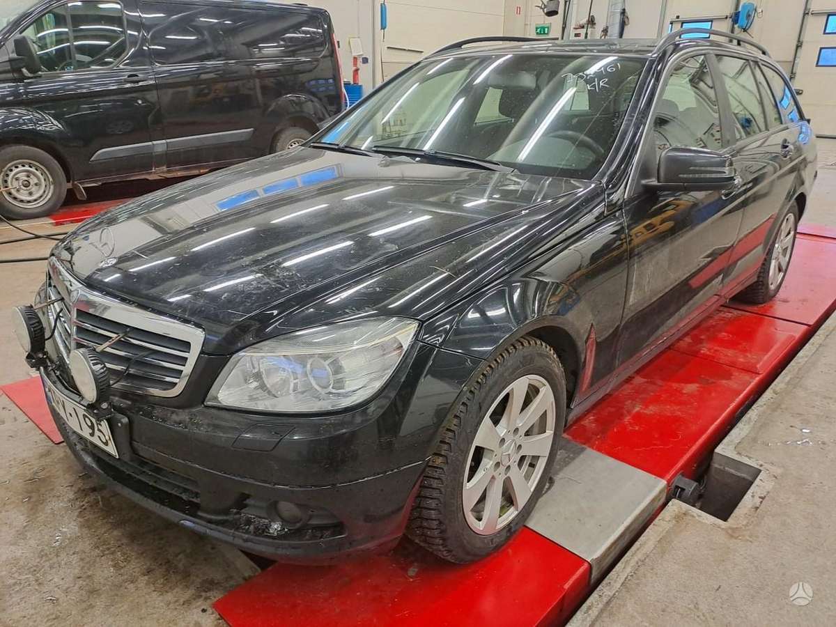 Mercedes-Benz C200