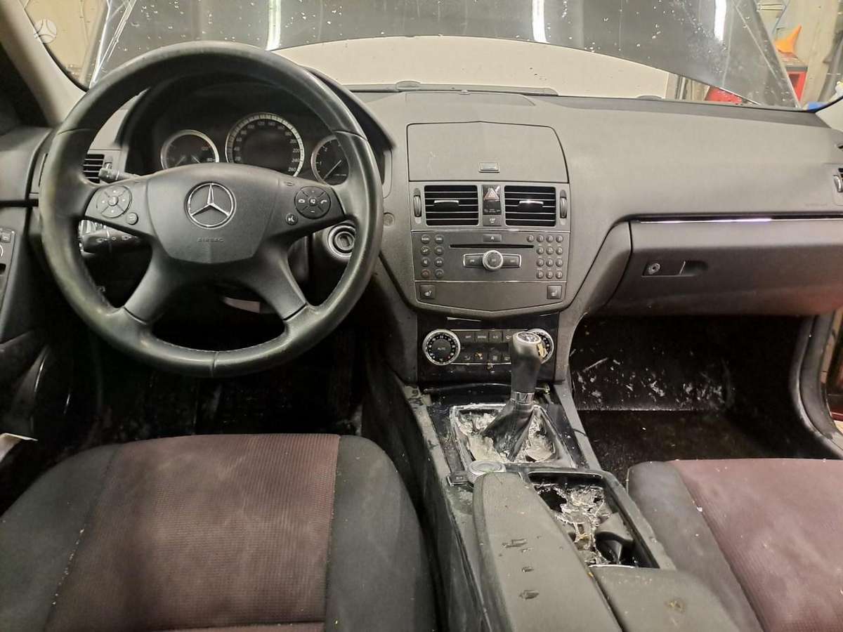 Mercedes-Benz C200