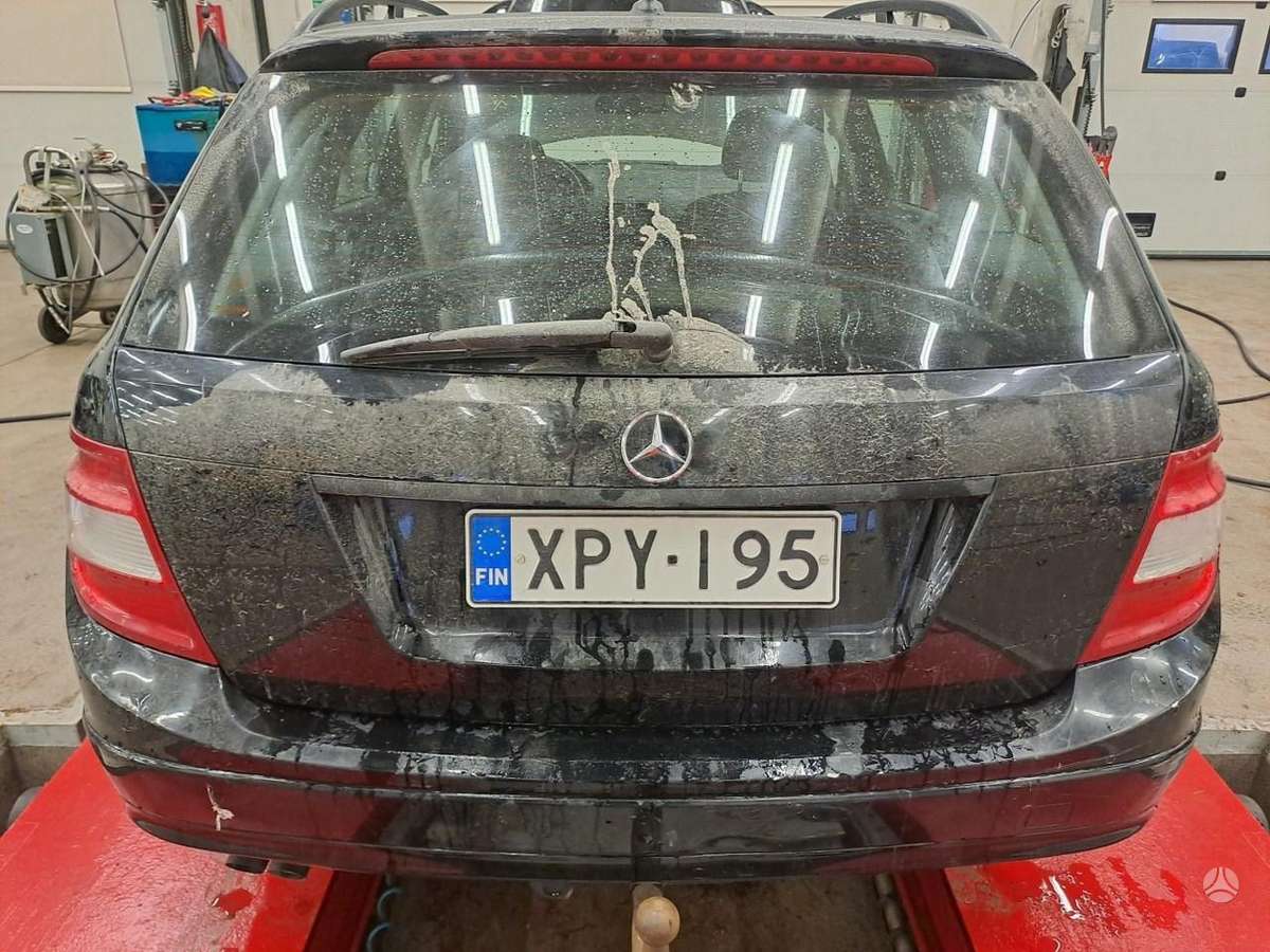 Mercedes-Benz C200