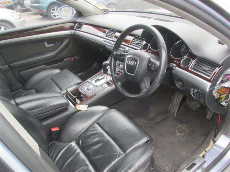 Audi A8 dalimis