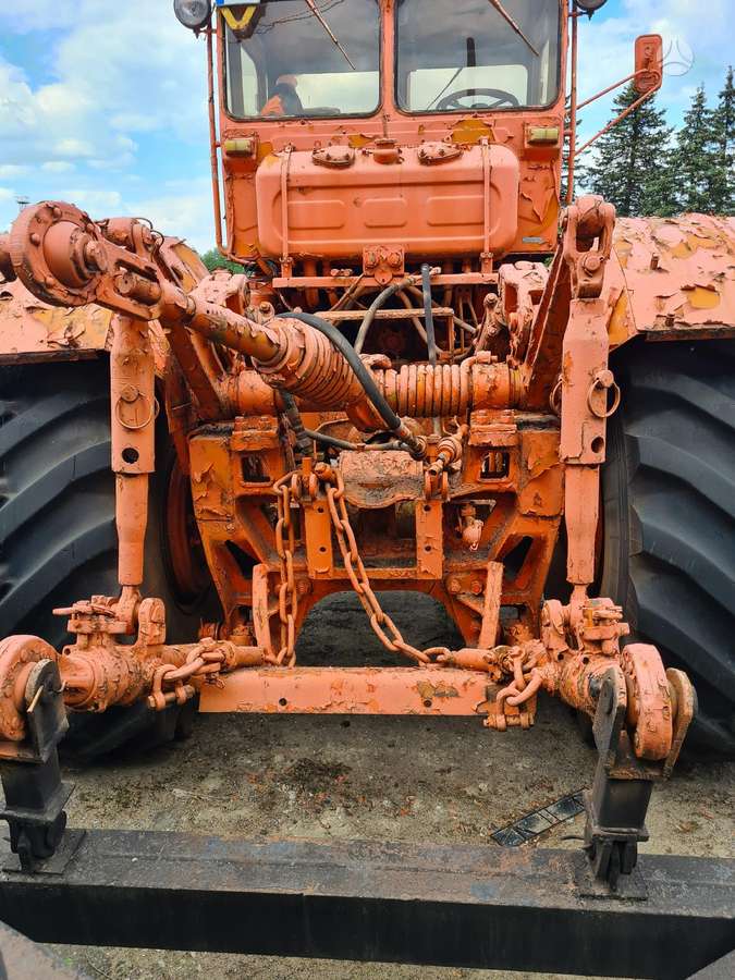 Kirowec K-701, tractors