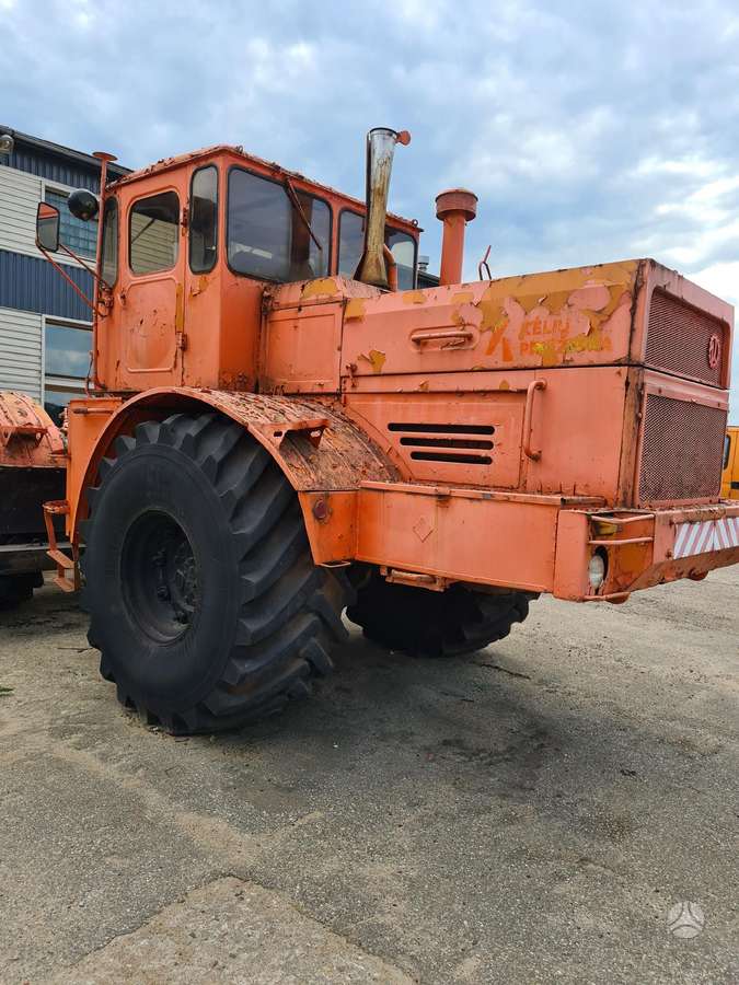 Kirowec K-701, тракторы
