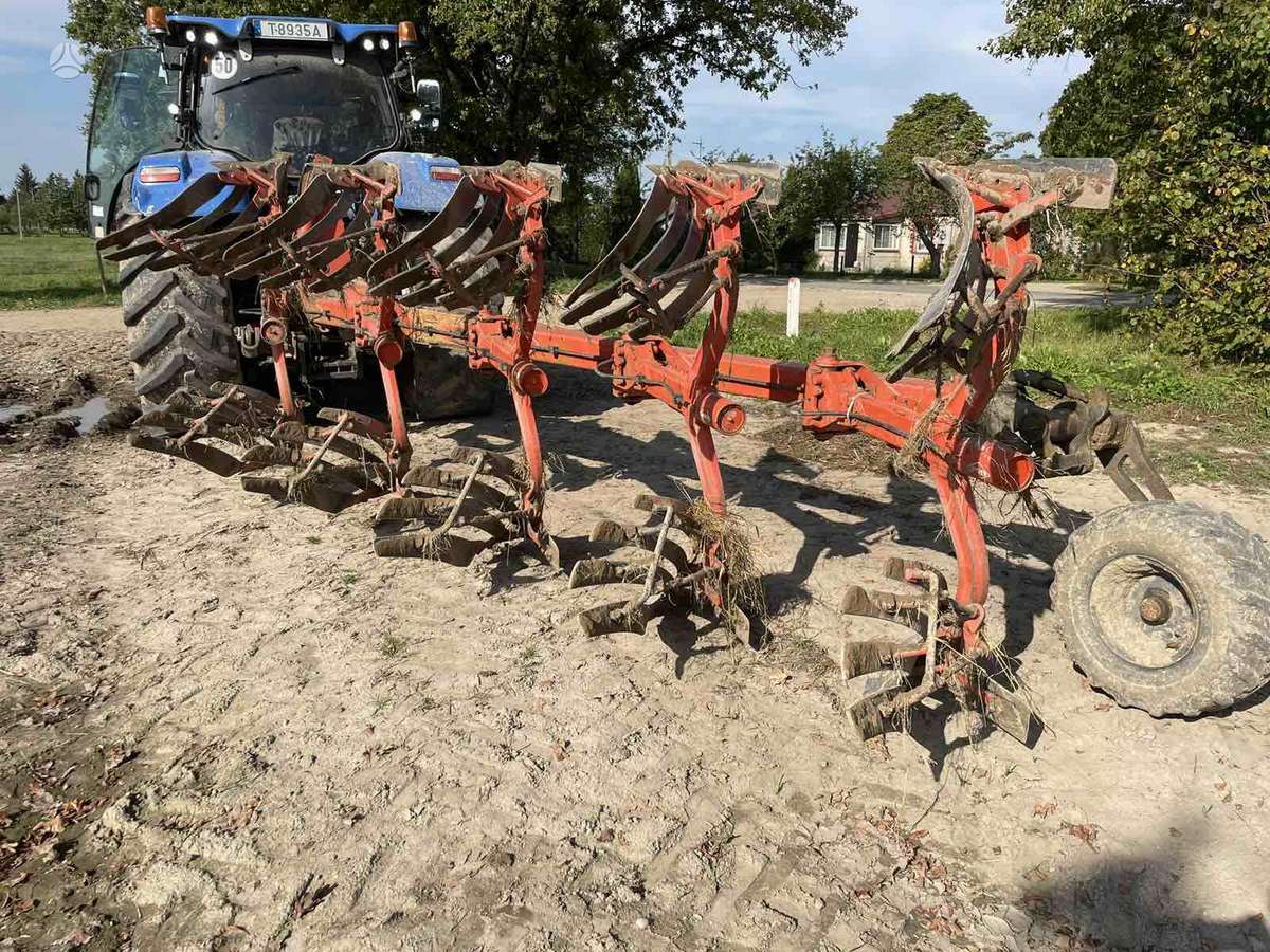 Kuhn 151..., ploughs