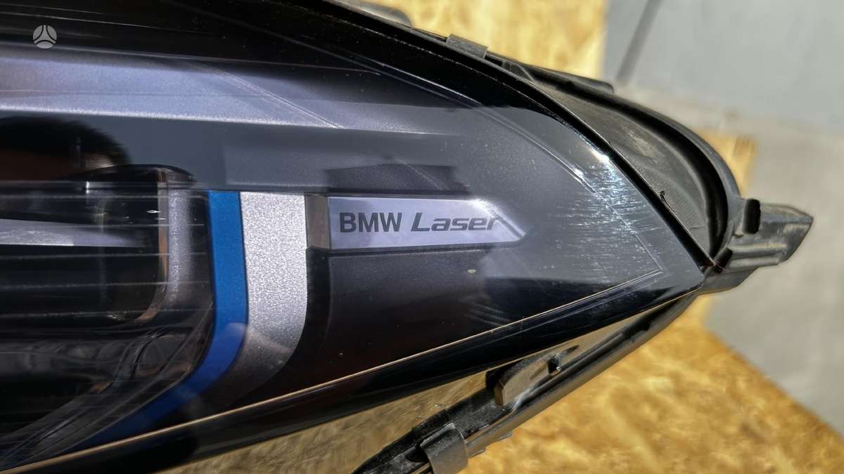 BMW 8 serija Cen16470