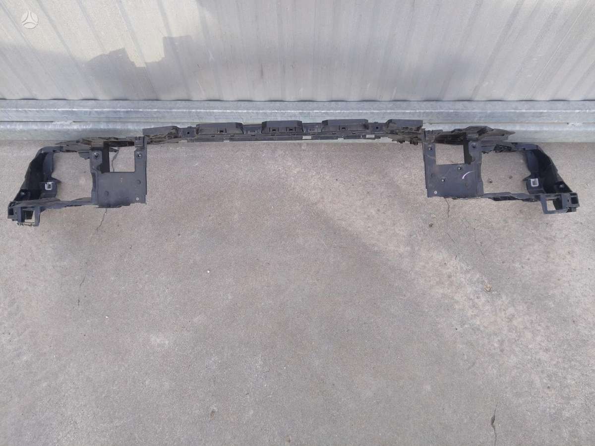 Volvo V40 bamperiai, žibintai