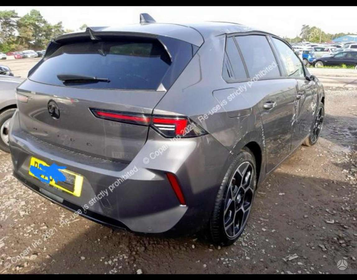 Opel Astra dalimis. Dalimis