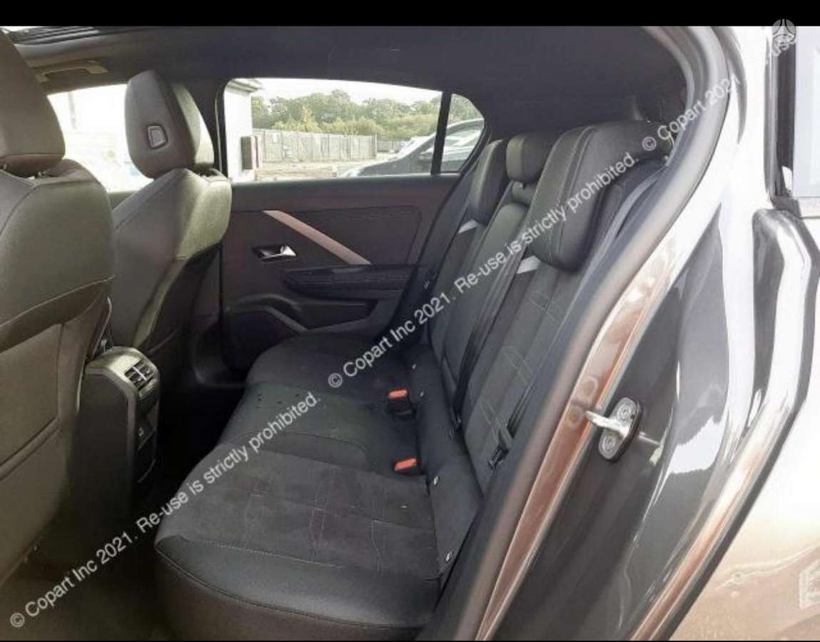 Opel Astra dalimis. Dalimis