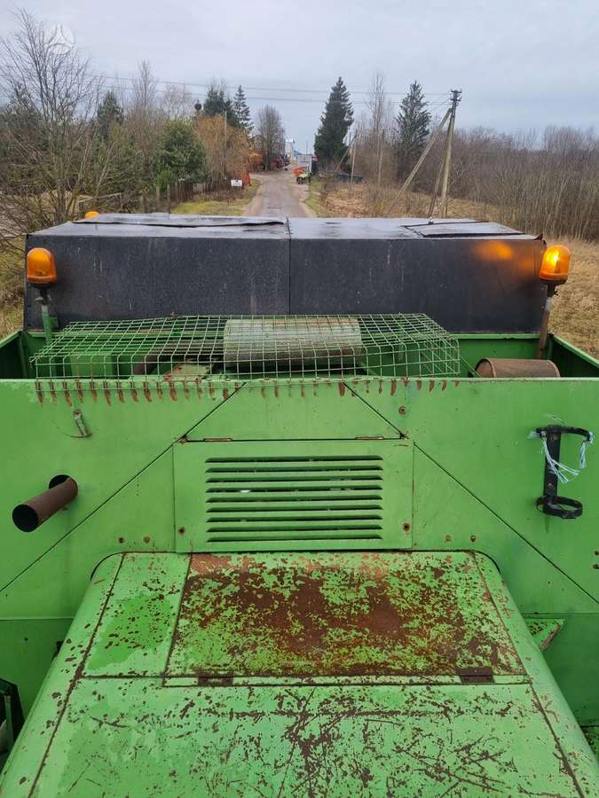 John Deere 1085, combine harvesters