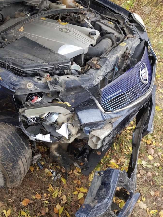 Cadillac SRX dalimis