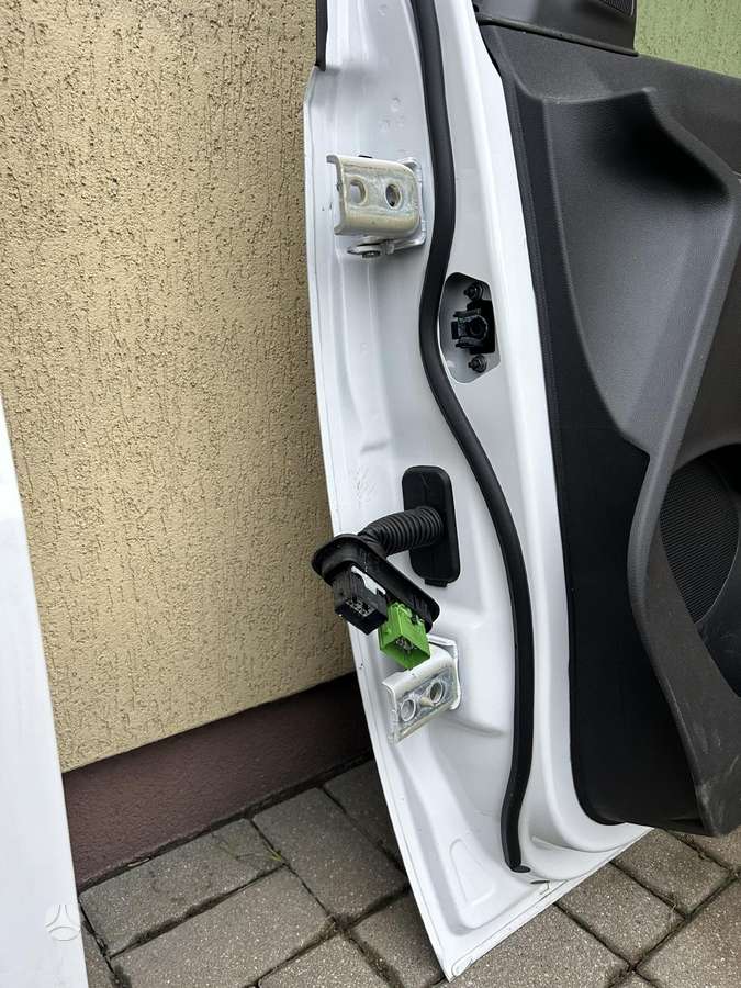 Citroen Berlingo по частям. Traversas vairo kolonėlė