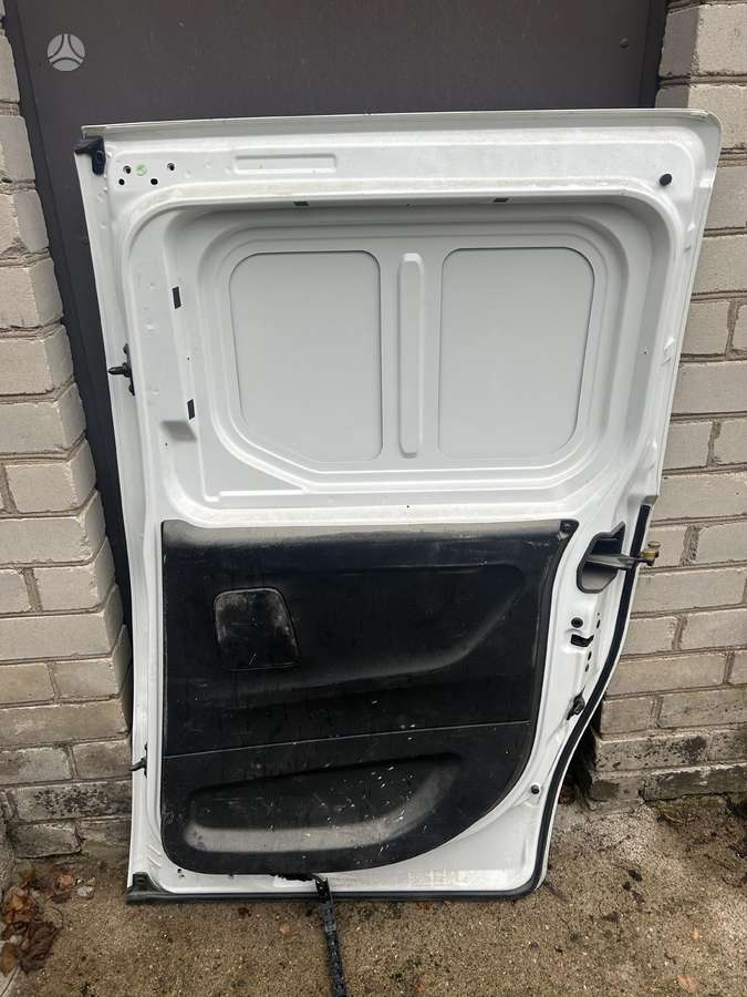 Citroen Berlingo dalimis. Traversas vairo kolonėlė