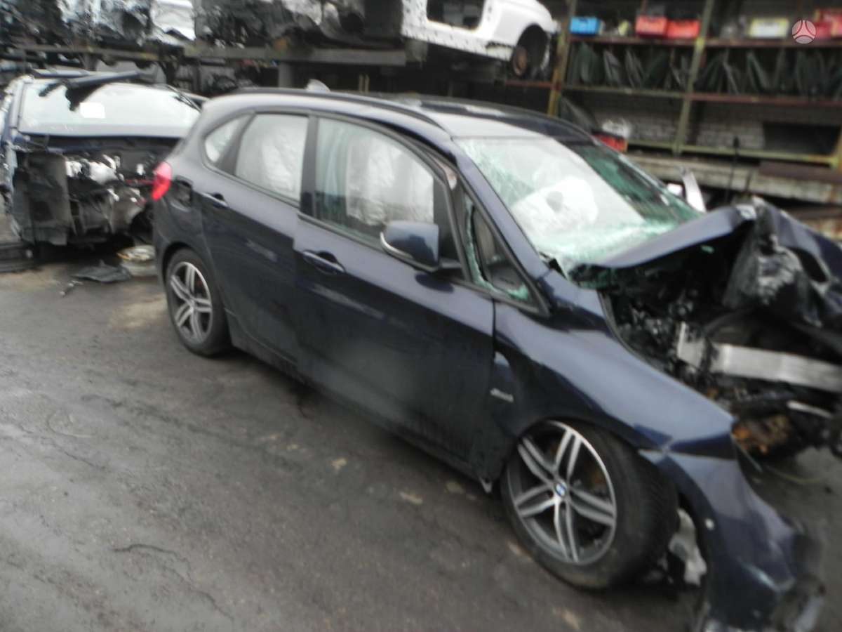 BMW 214 Active Tourer по частям
