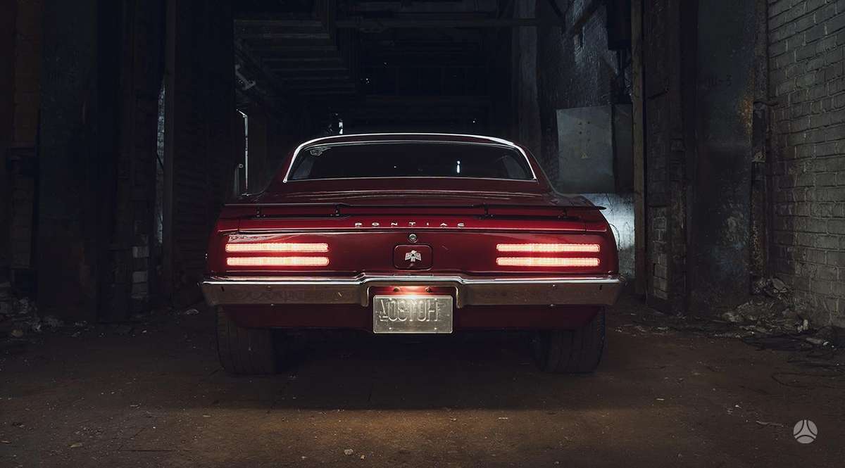 Pontiac Firebird - 9