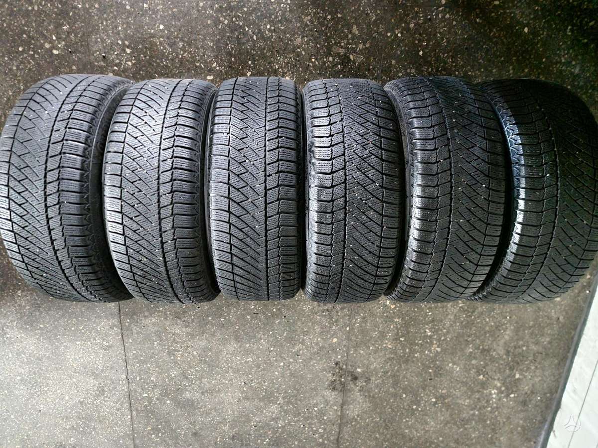 Continental, всесезонные 215/65 R16