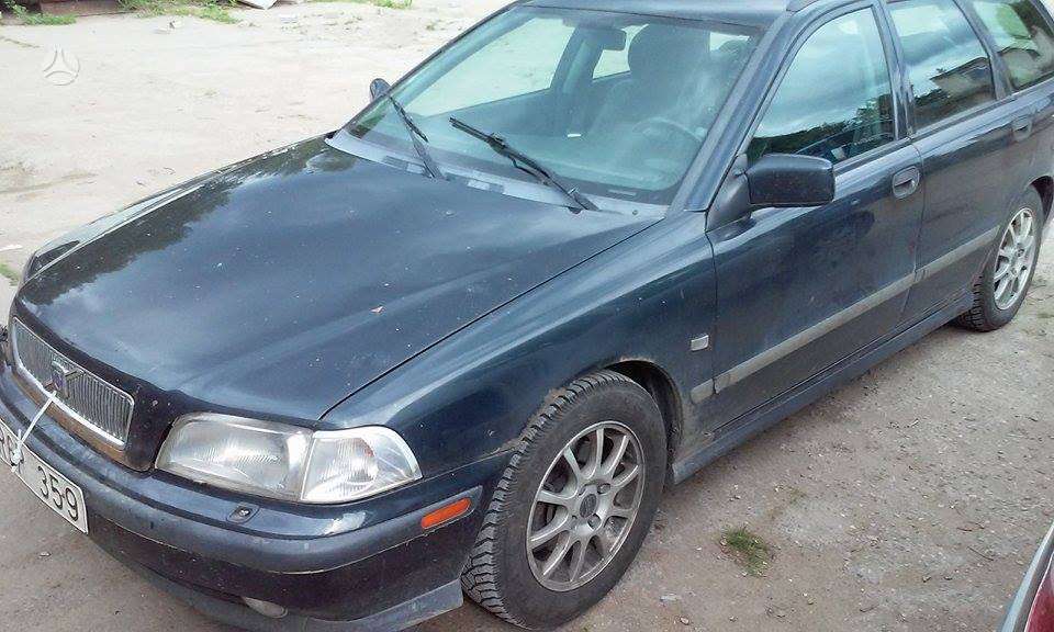 Volvo V40