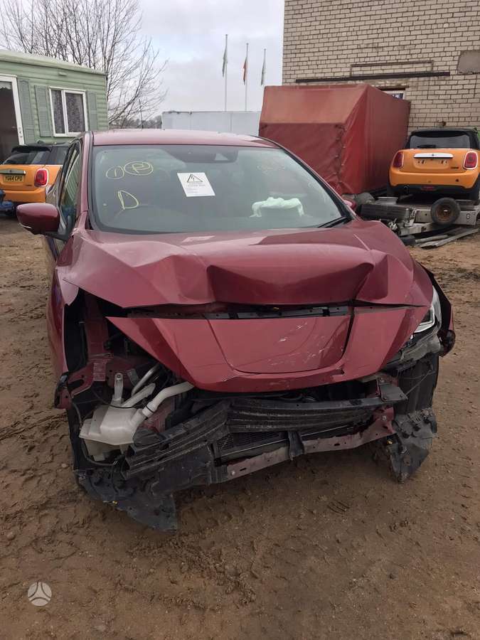 Nissan Leaf по частям