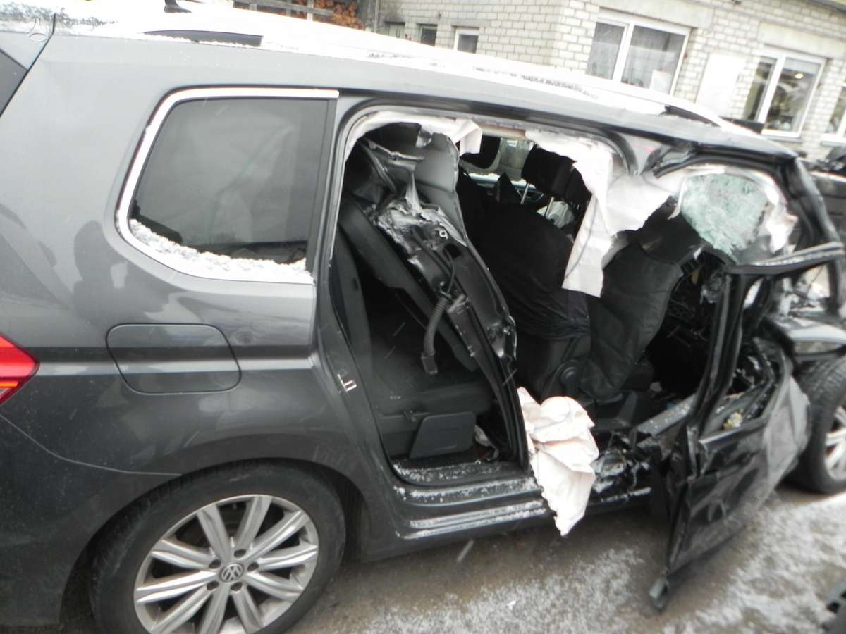 Volkswagen Touran dalimis
