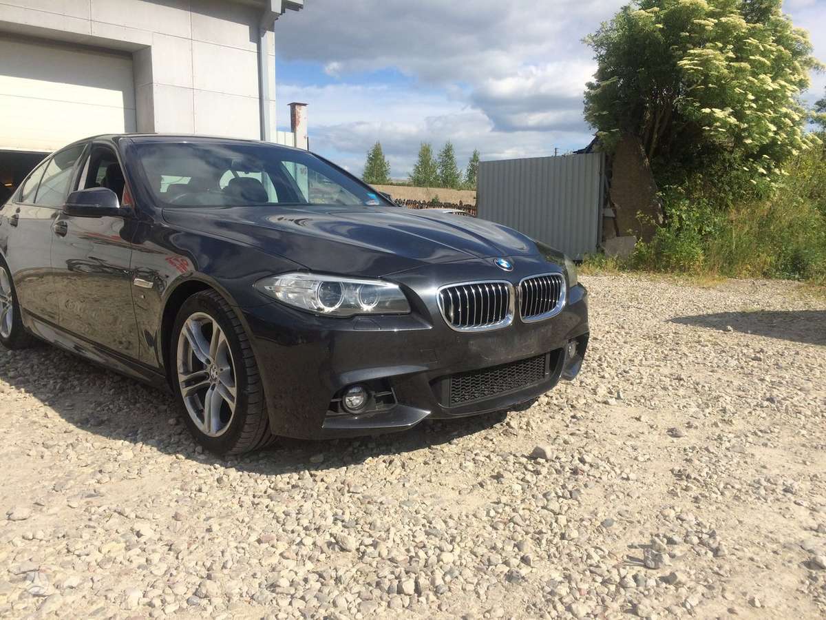 BMW 5 serija 5 vaizdo kameros