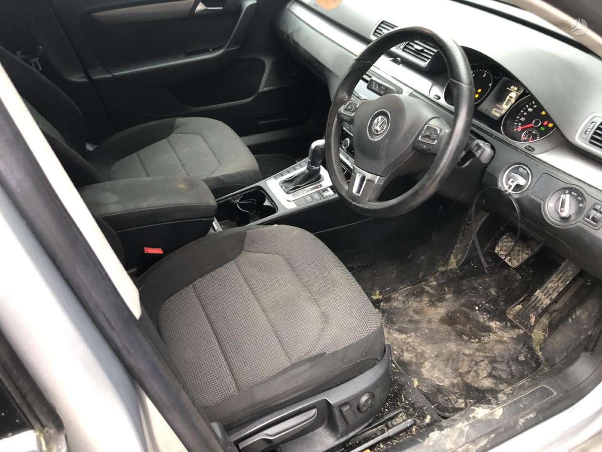 Volkswagen Passat dalimis