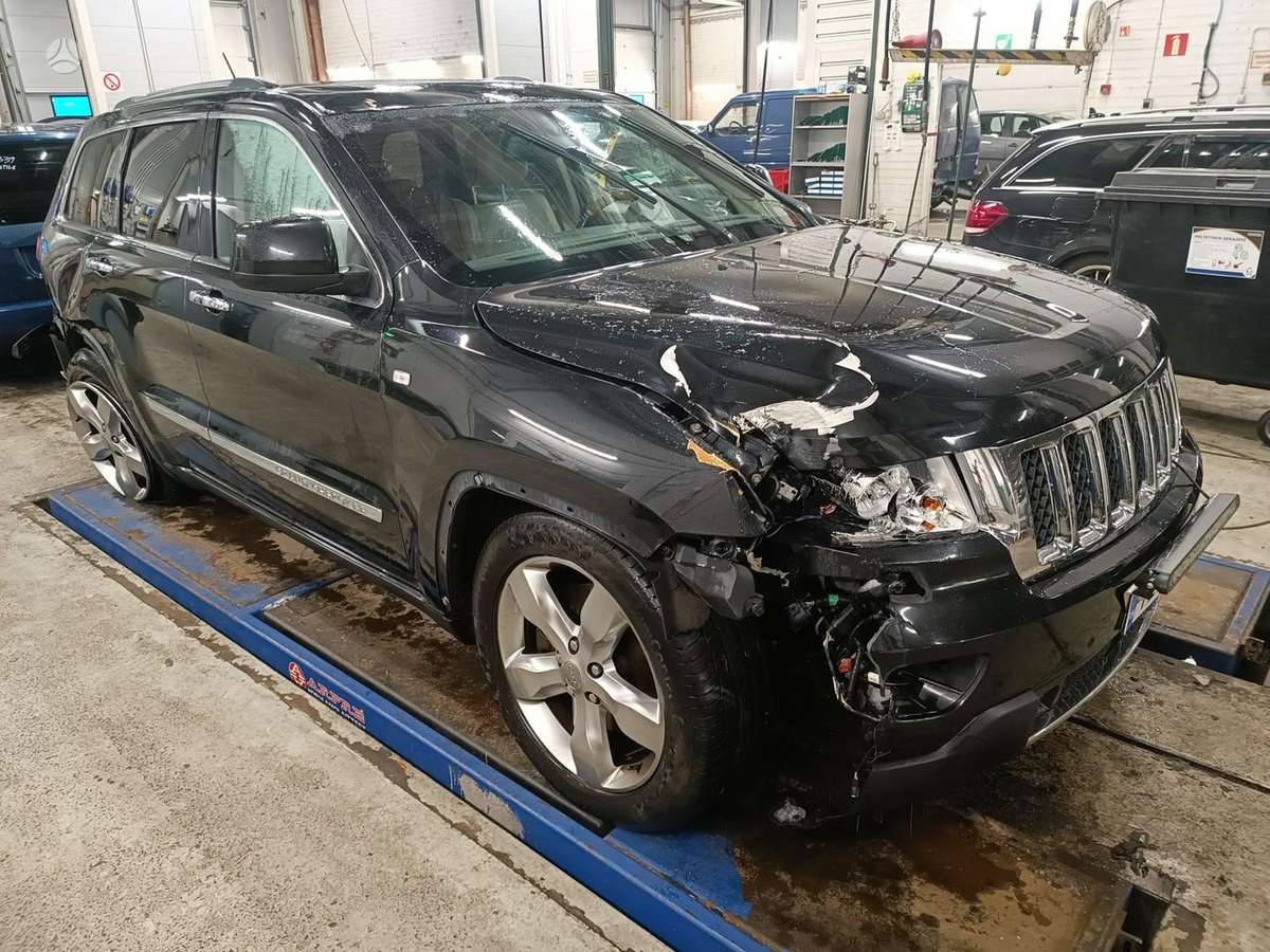 Jeep Grand Cherokee dalimis