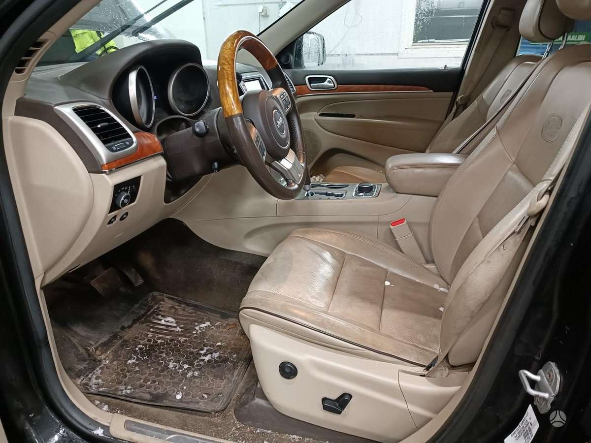 Jeep Grand Cherokee dalimis