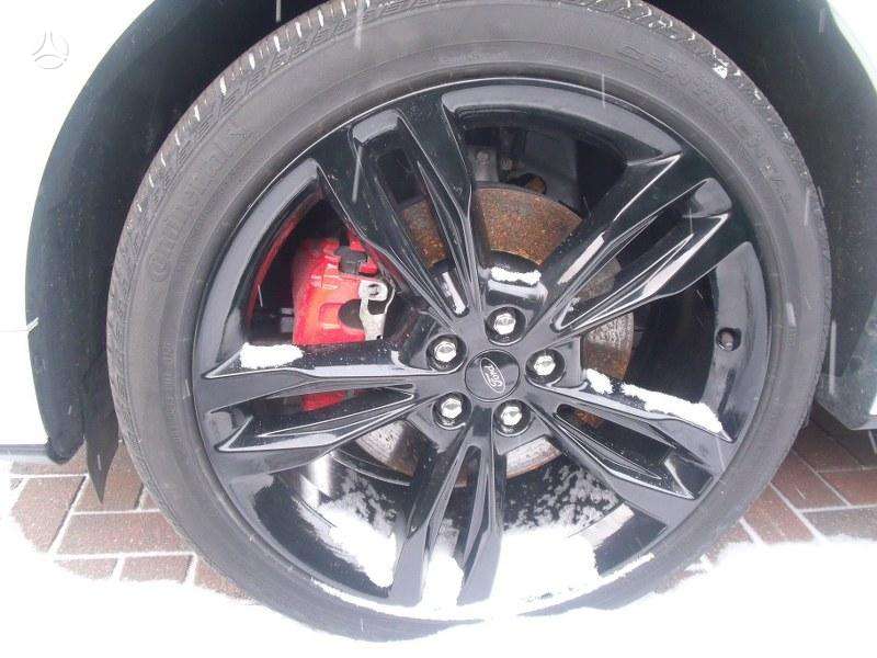 Ford Edge brake calipers