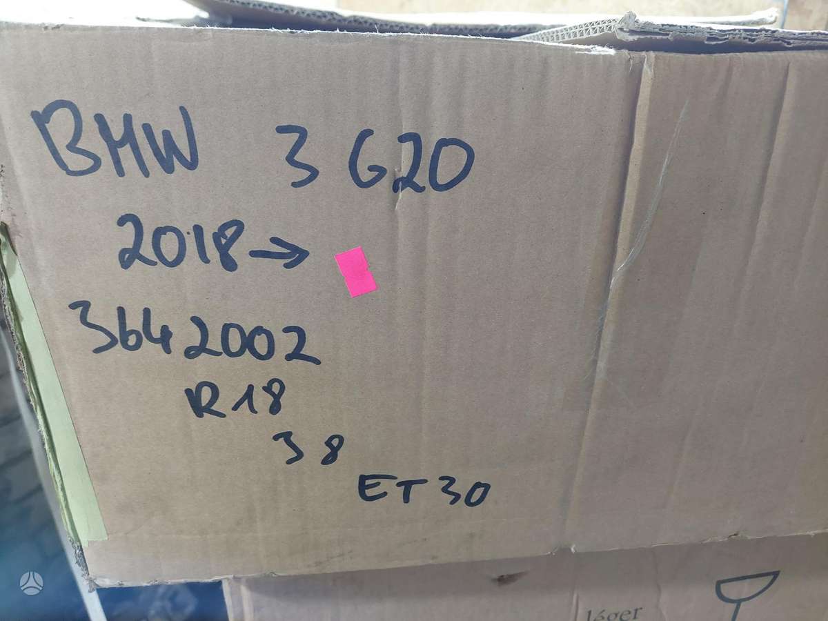 BMW 3 serija, 3642002, Cen18641