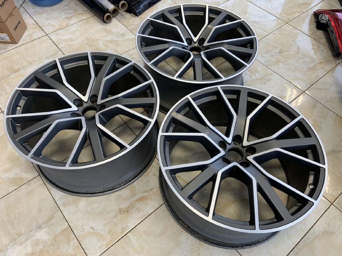 Audi 4M0601025AG, light alloy, R22