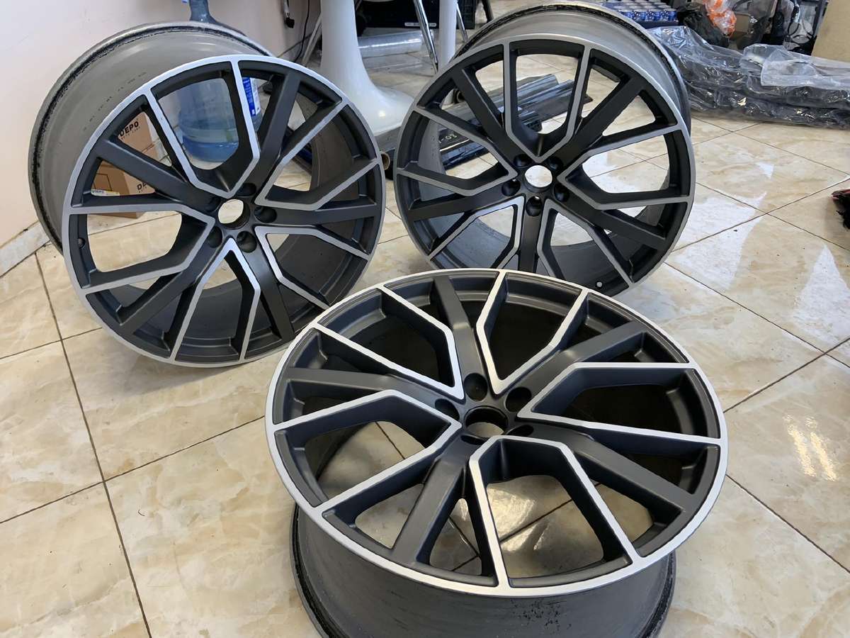 Audi 4M0601025AG, light alloy, R22