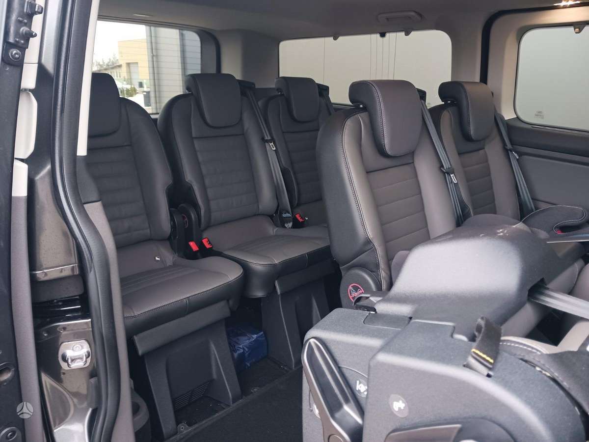 Ford Tourneo Custom, passenger minibus