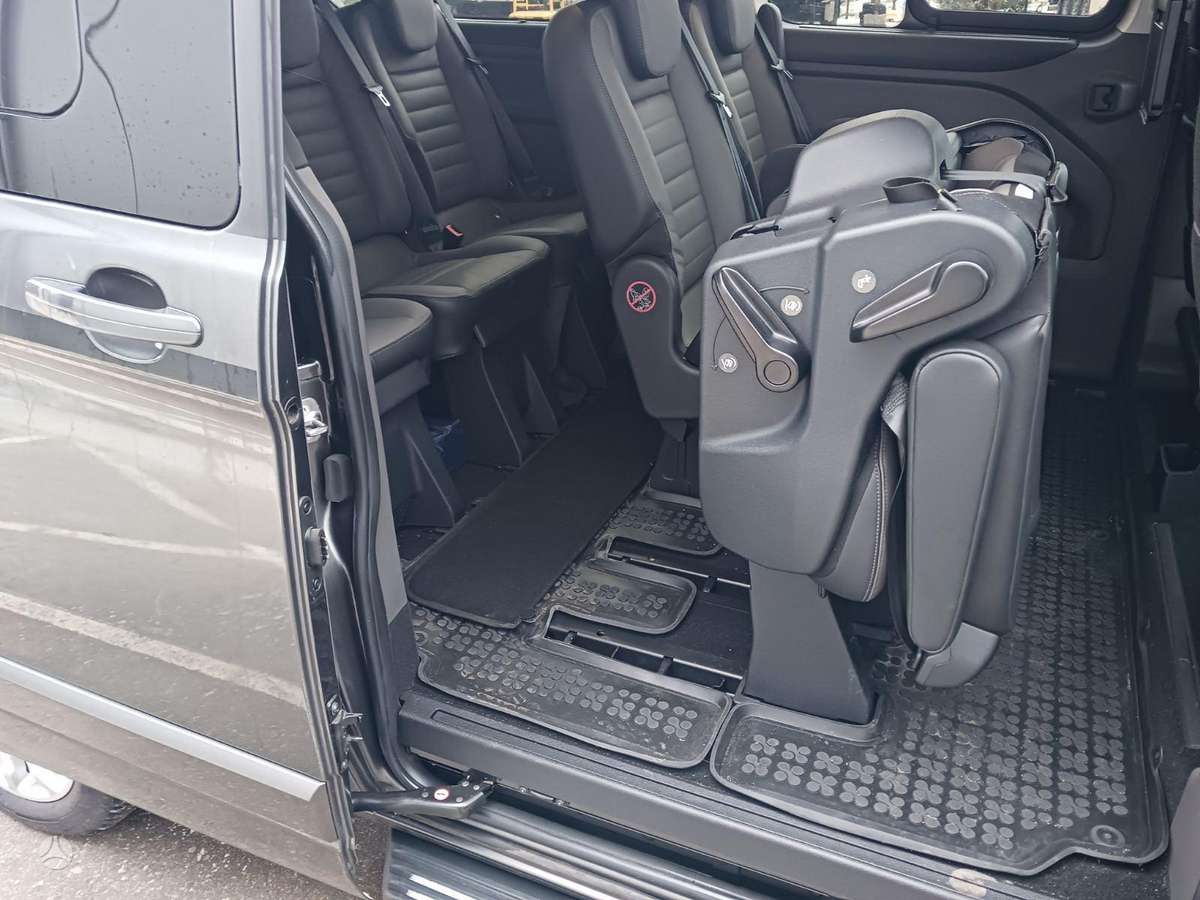 Ford Tourneo Custom, passenger minibus