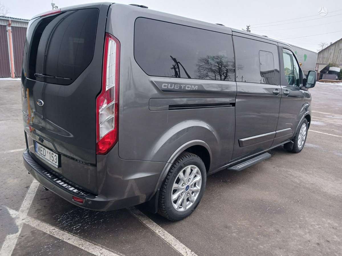 Ford Tourneo Custom, passenger minibus