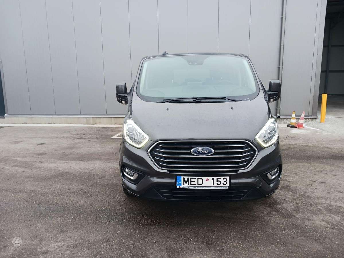 Ford Tourneo Custom, passenger minibus