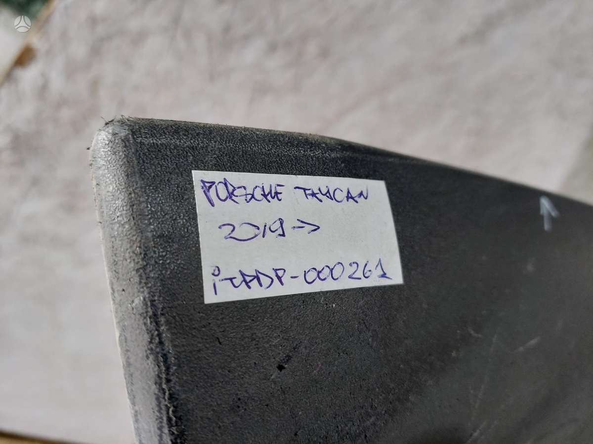 Porsche Taycan, 9J1807983F, Cen18665