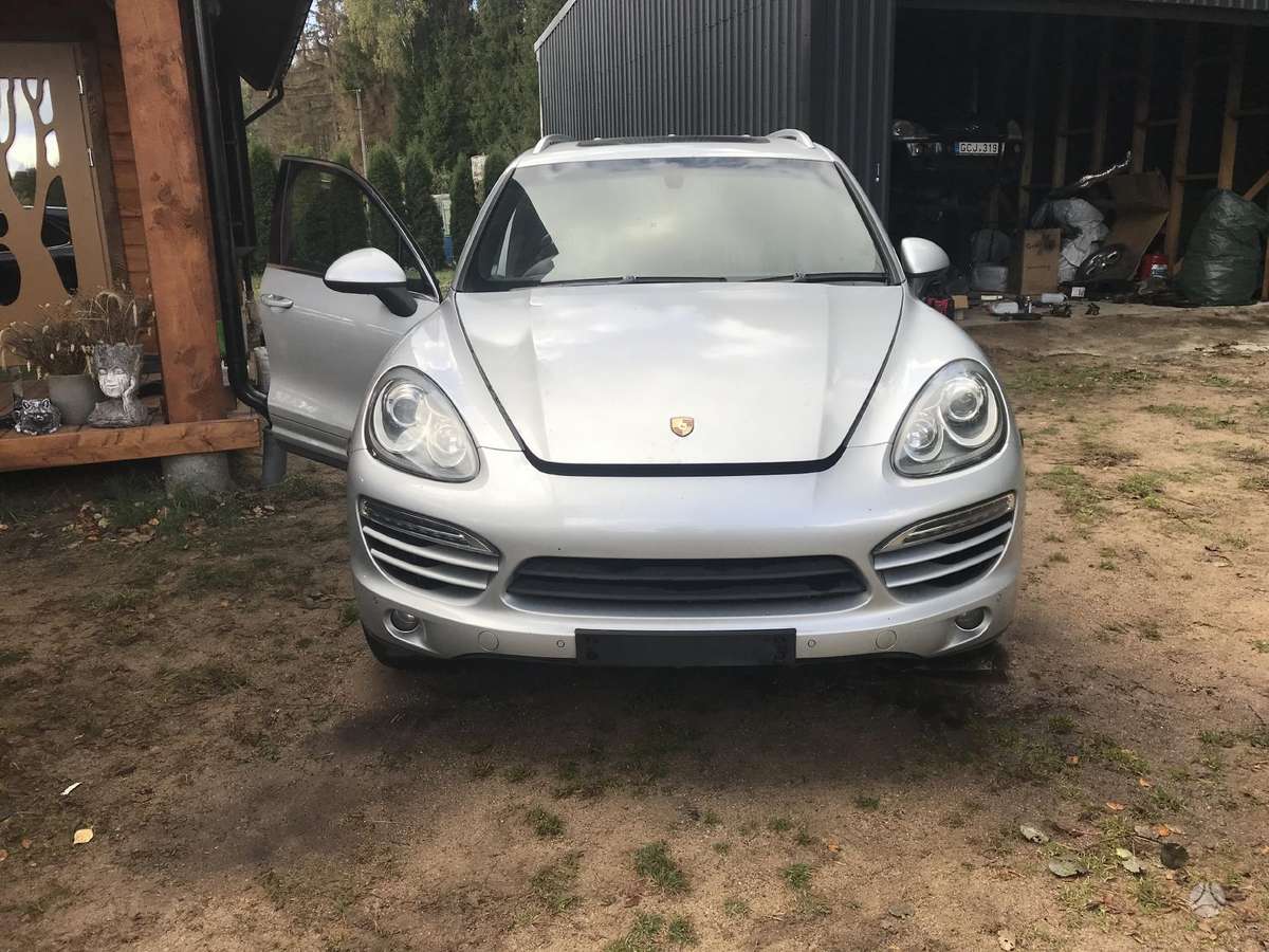 Porsche Cayenne 3l dyzelis dalimis
