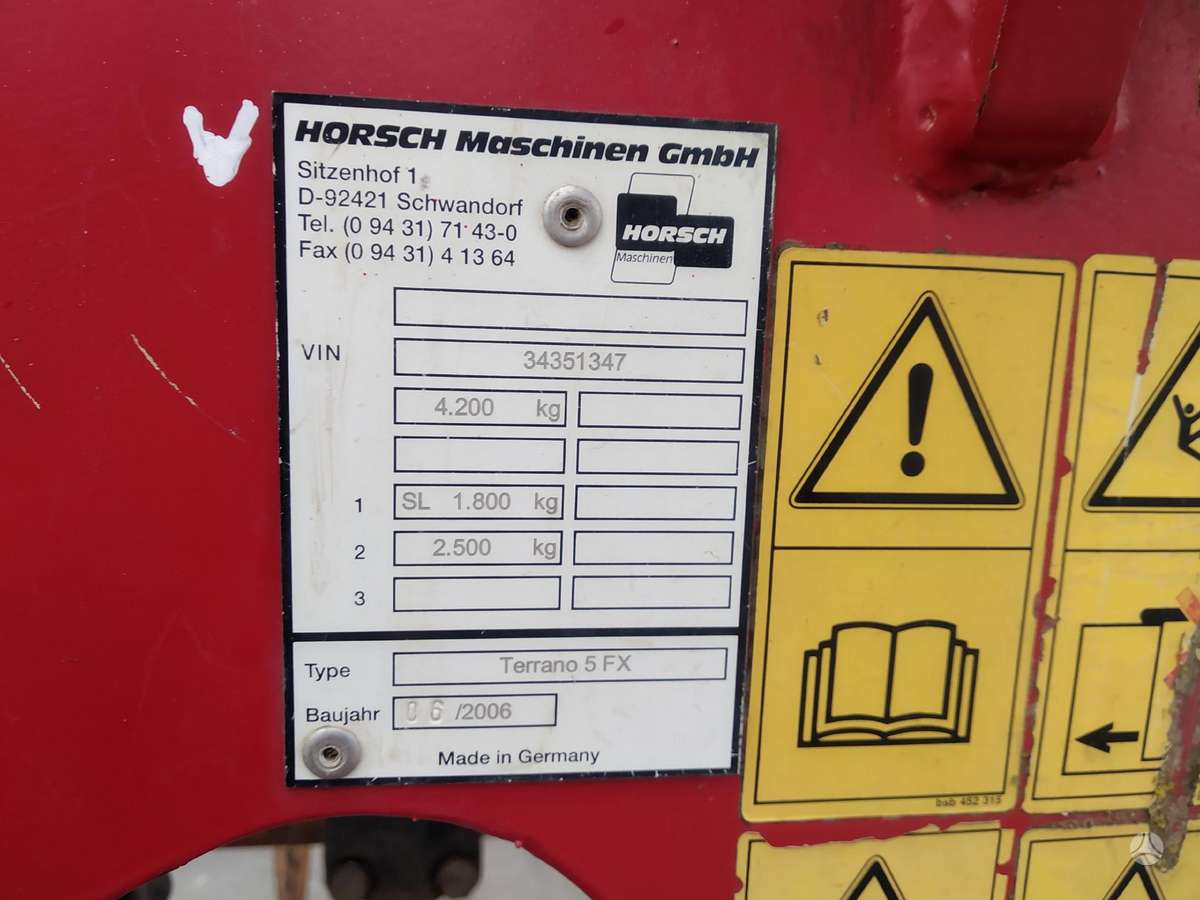 Horsch Terrano 5 FX, scrapers, scrubbers