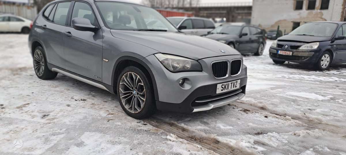 BMW X1 по частям. Pradedamas ardyti