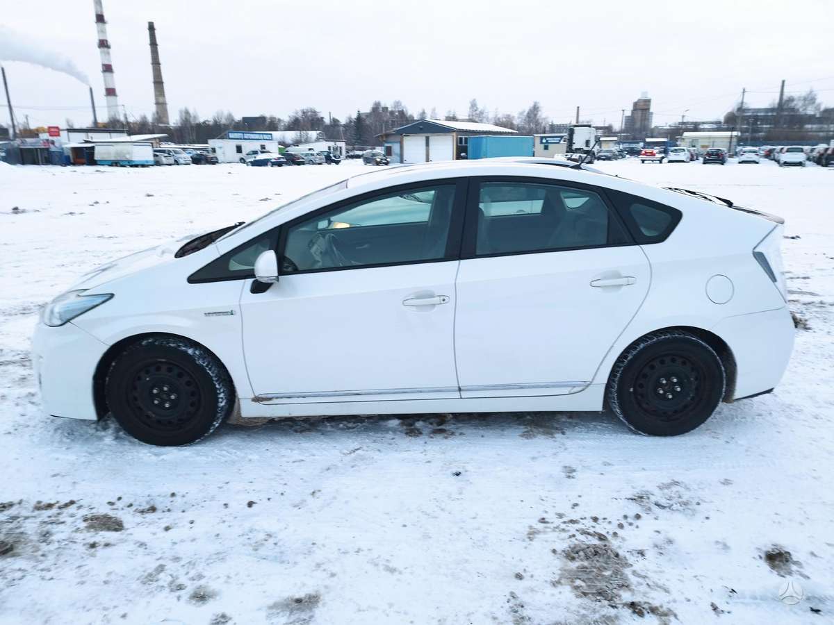 Toyota Prius, 1.8 l., hatchback