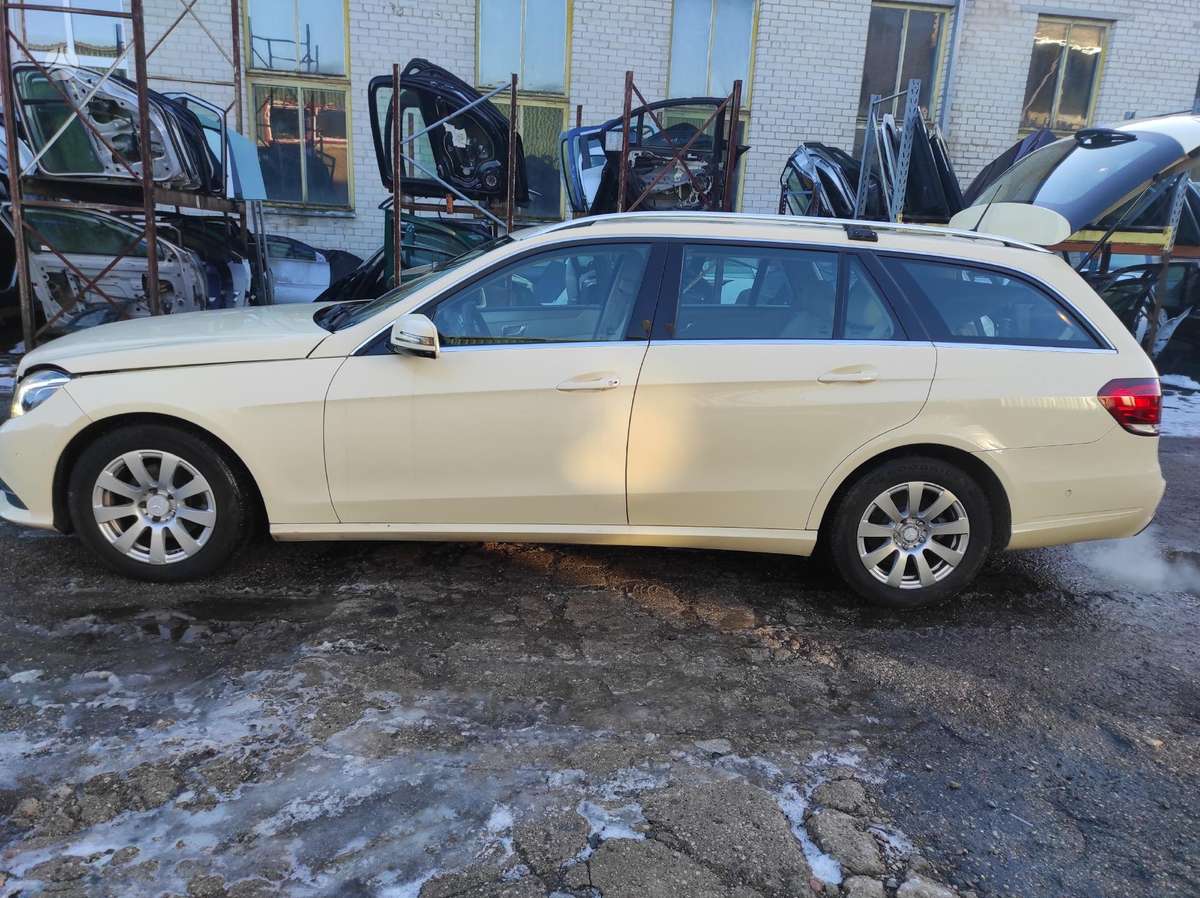 Mercedes-Benz E200