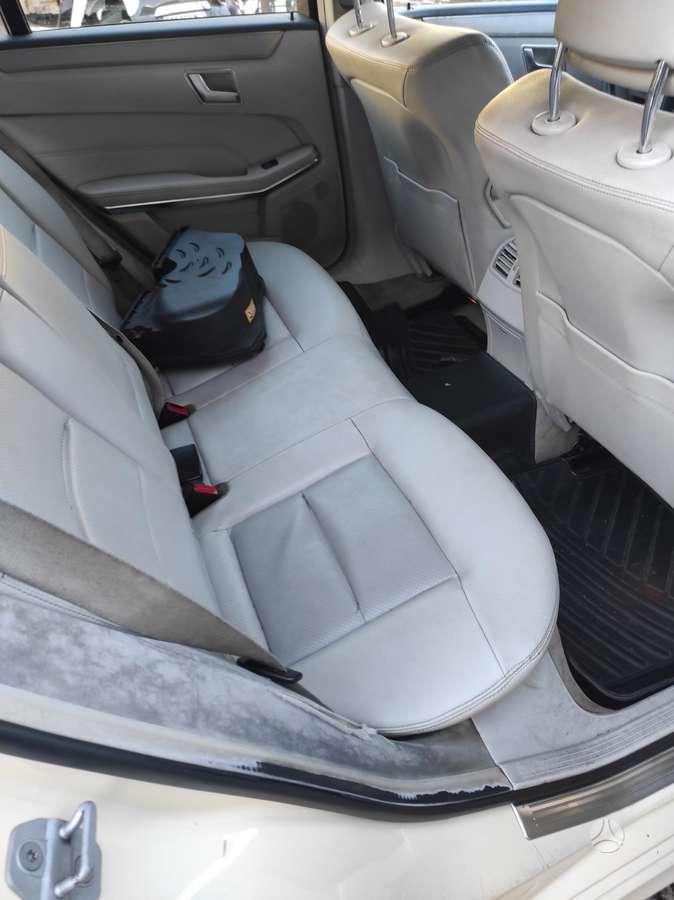 Mercedes-Benz E200