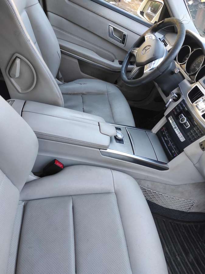 Mercedes-Benz E200