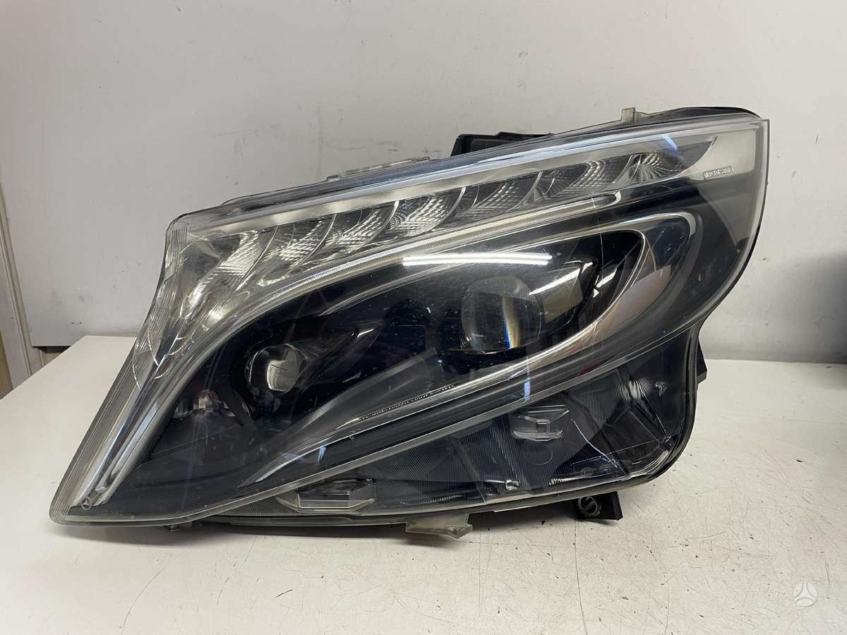 Mercedes-Benz V klasė lights