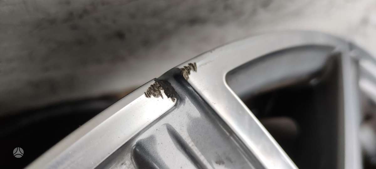 Maserati Levante, 670163562, Cen14314