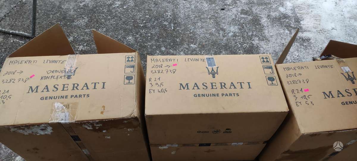 Maserati Levante, 670163562, Cen14314