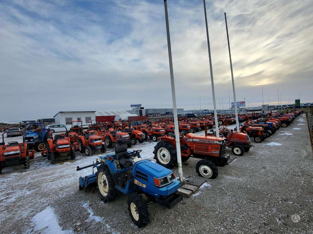 Kubota VISI MODELIAI, tractors