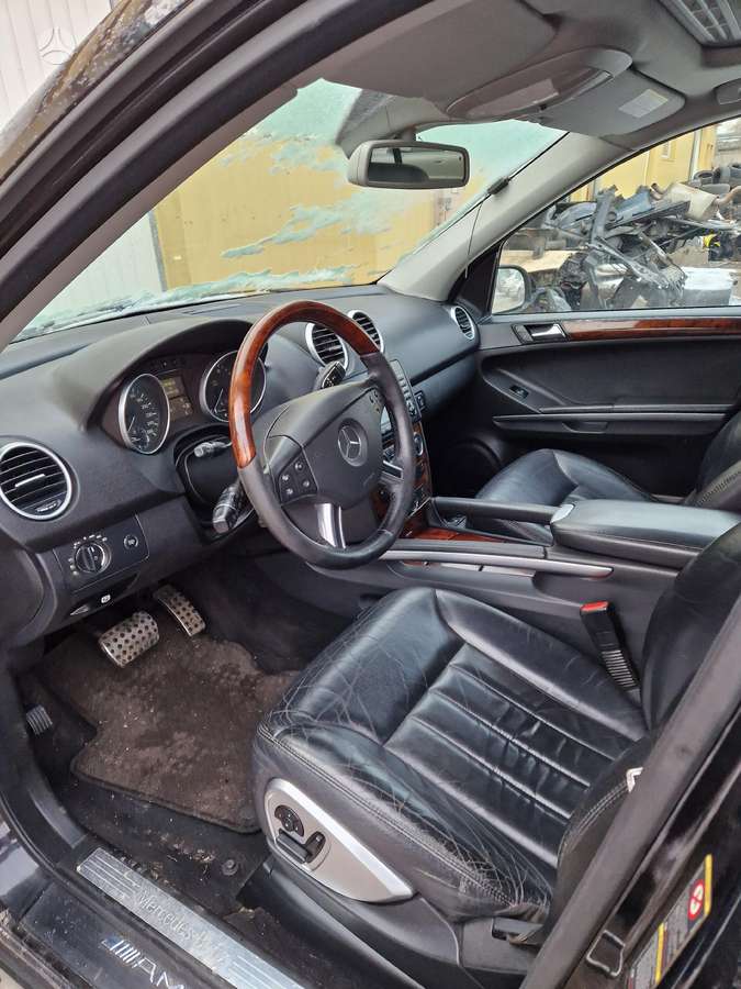 Mercedes-Benz ML320